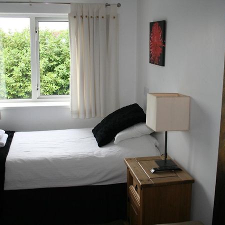 The Leaking Well Bed & Breakfast Dunhampton Екстериор снимка