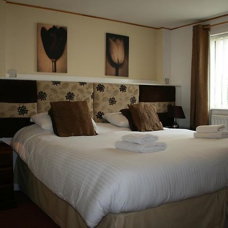 The Leaking Well Bed & Breakfast Dunhampton Екстериор снимка