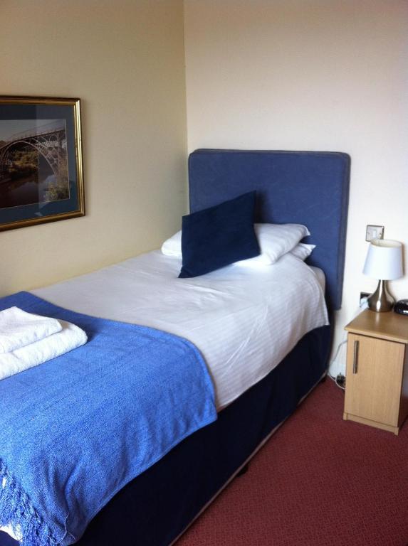 The Leaking Well Bed & Breakfast Dunhampton Стая снимка